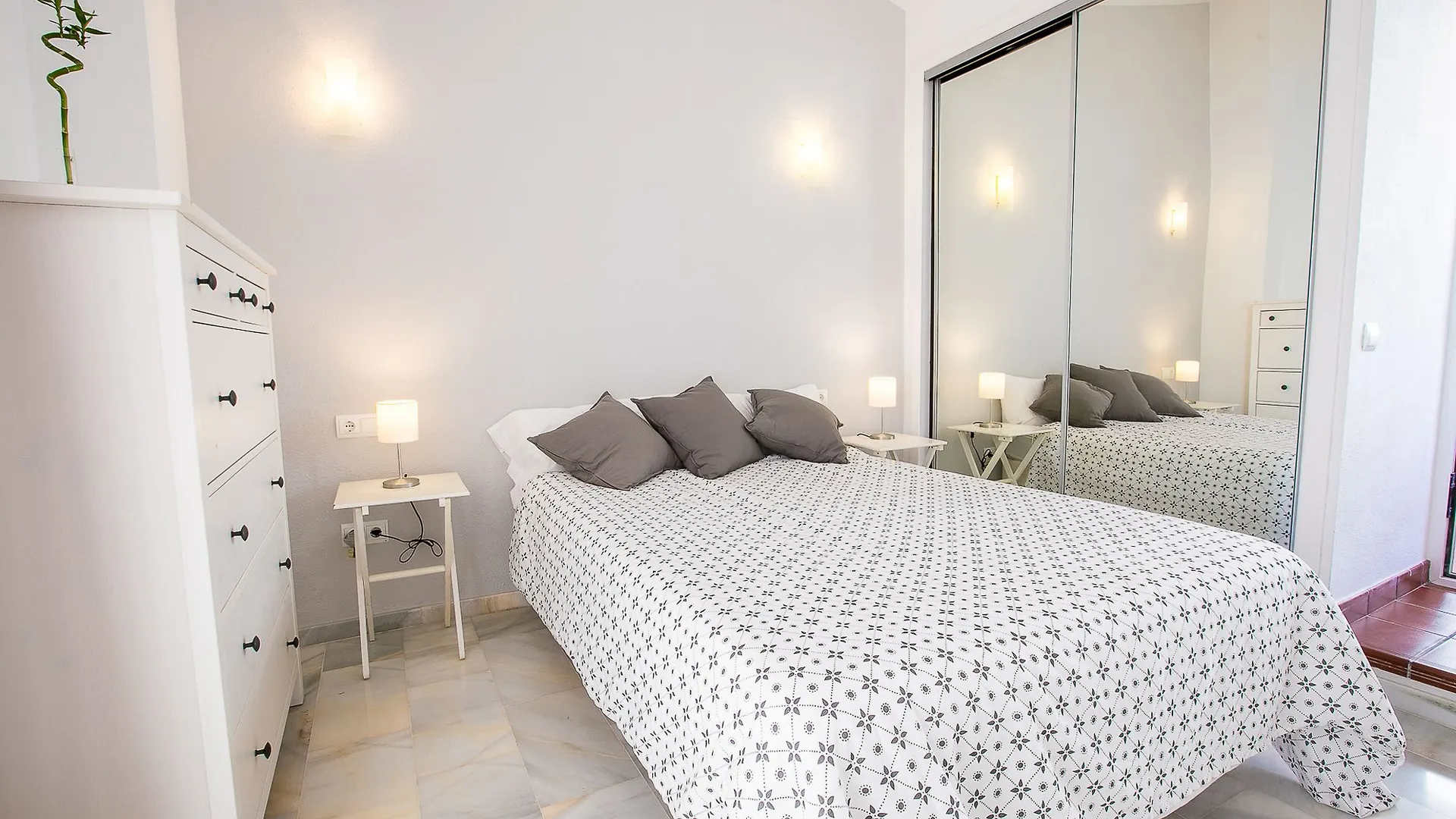 Oleholidays Apartamento Reserva De Marbella 0*,  Spain